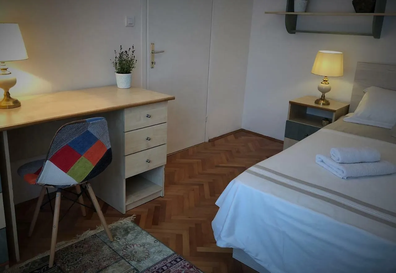 Apartment Ilija Zara 0*,  Croazia